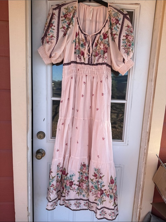 Anthropologie Dresses & Skirts - Anthropologie Blush Pink Floral Maxi Dress with Puff Sleeves